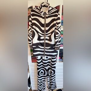 GUC Zebra Print Button-Up Shirt and Pants Set WITH flaws. A few runs in fabric